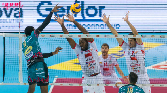 CIVITANOVA SI IMPONE 1-3 NELLA FINALE PER IL TERZO POSTO CIVITANOVA SI IMPONE 1-3 NELLA FINALE PER IL TERZO POSTO