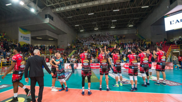 PERUGIA È UNA BOMBA! ESPUGNATA VERONA IN TRE SET, SI RESTA A PUNTEGGIO PIENO! PERUGIA È UNA BOMBA! ESPUGNATA VERONA IN TRE SET, SI RESTA A PUNTEGGIO PIENO!